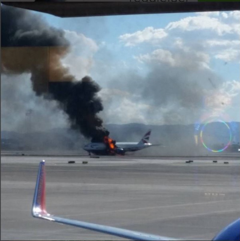 Пассажирский самолет загорелся при взлете в аэропорту Лас Вегаса 