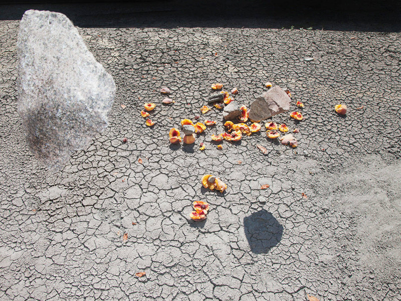 Побивание камнями испанских персиков