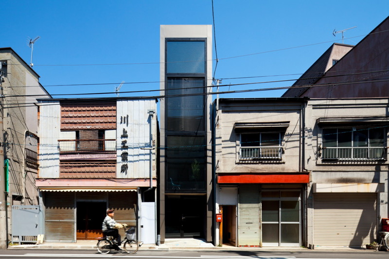 Дом шириной 1.8 метра в Японии