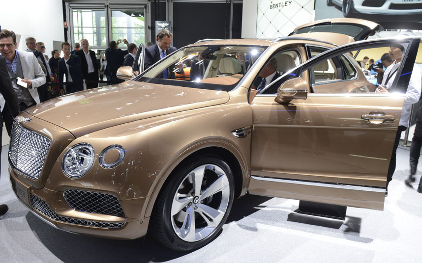 Кроссовер Bentley Bantayga впервые выставляется на широкой публике, но уже продается - поставки начнутся со следующего года. Цены начинаются от £ 160,000 Франкфуртский автосалон, автосалон, новинка, франкфурт