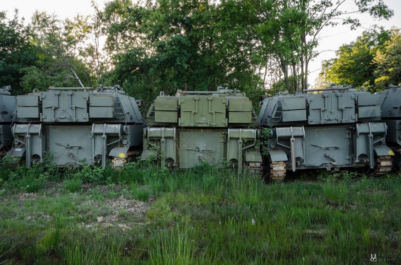 Массивное кладбище танков где-то в Европе
