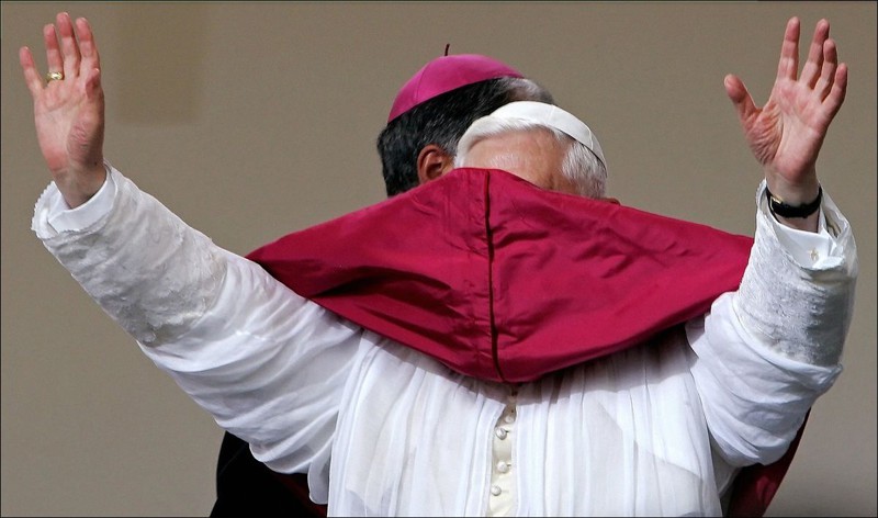 Папа Римский и ветер