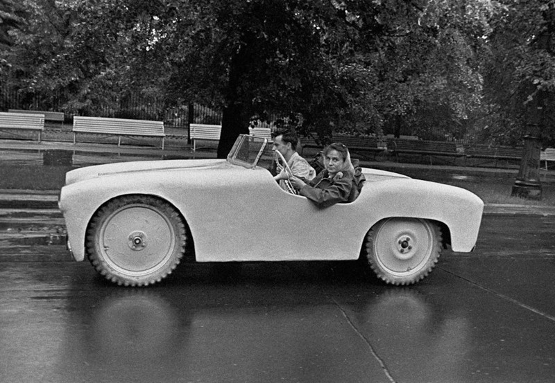 На конкурсе самодельных автомобилей, 1959, Варшава