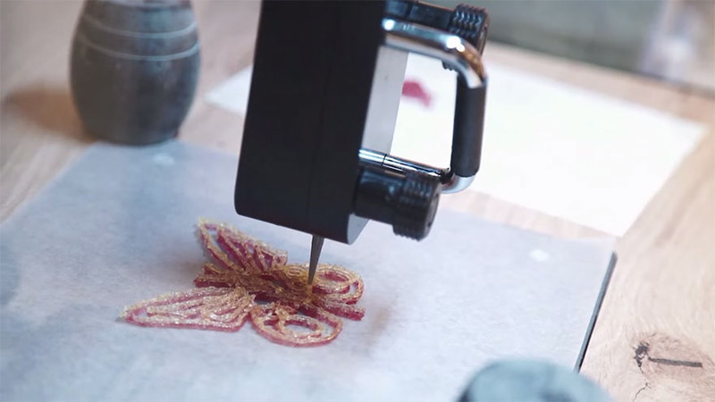 Первый в мире 3D-принтер, печатающий жевательный мармелад