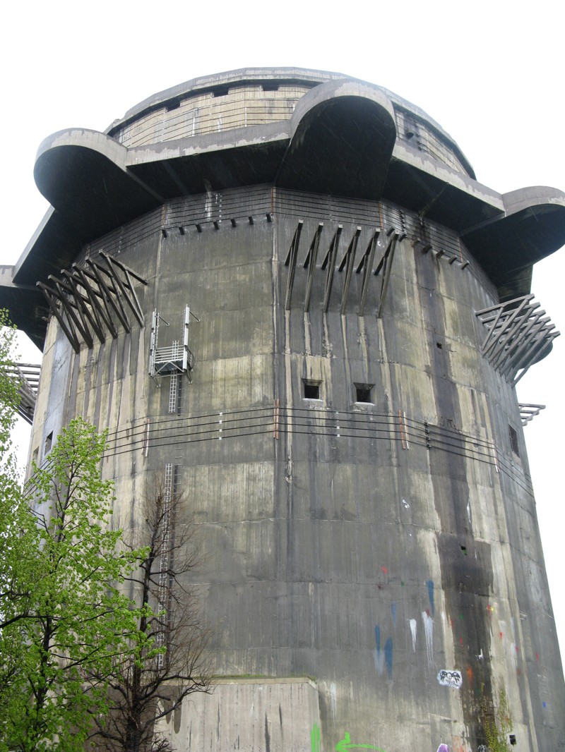 Зенитные башни Люфтваффе — несокрушимые «памятники» Гитлер