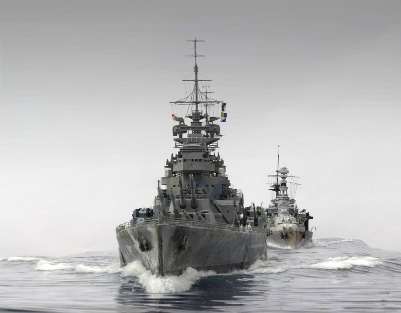 Диорама: шли по морю линкор да линейный крейсер