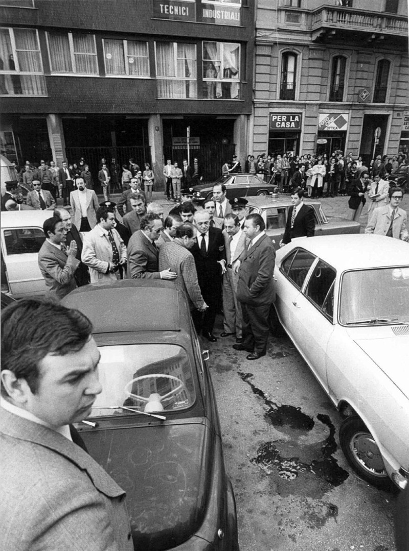 Альдо Моро (премьер-министр Италии): убит 9 мая 1978 Марио Моретти из «Красных бригад»
