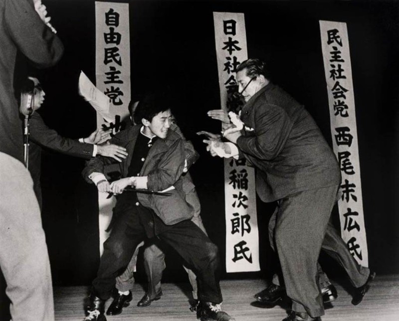Инэндзиро Асанума (Председатель Социалистической партии Японии): убит 12 октября 1960 года Отойя Ямагучи