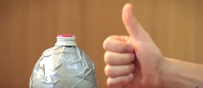 термос из пластиковой и стеклянной бутылки  