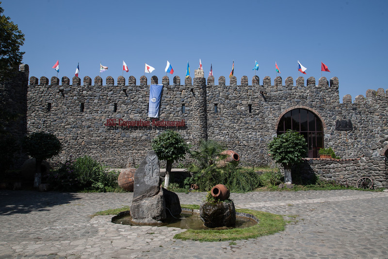 Город Кварели в котором находится знаменитый завод вин Киндзмараули. 