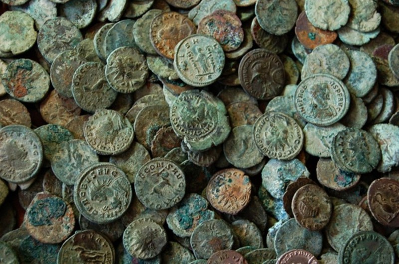 3. Полтора центнера римских монет, 2010 год, Великобритания.
