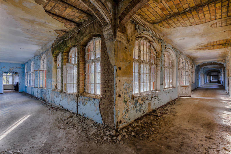 Ещё в детстве будущего фотографа Кристиана Рихтера очаровывали старые заброшенные здания