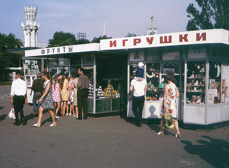 Новые и старые московские ларьки или, вперёд, в прошлое