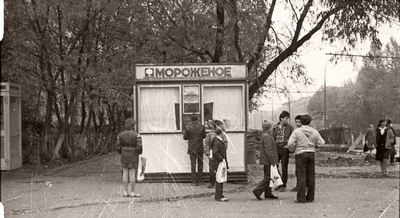 Новые и старые московские ларьки или, вперёд, в прошлое