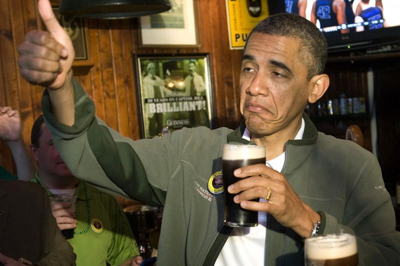 6. Обама пьёт и курит, и ему это нравится