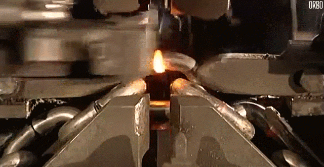 Брутальный робот - механизм для изготовления цепей