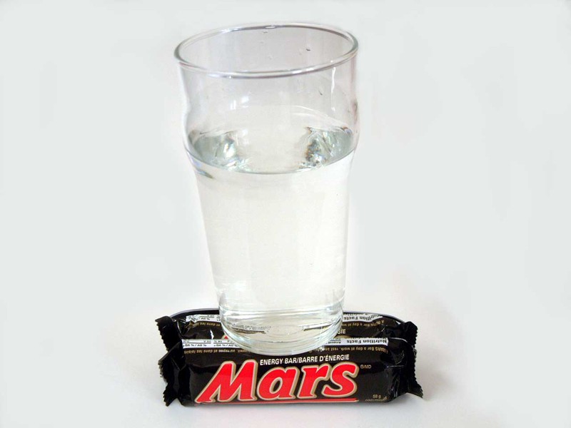 NASA объявило об обнаружении жидкой воды на поверхности Марса