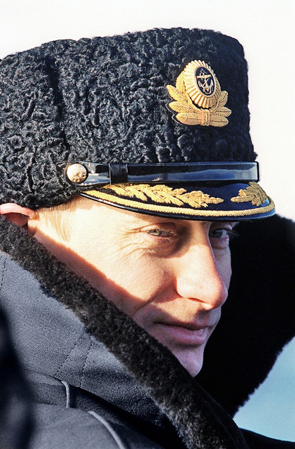 Путин в военной форме фото верховного главнокомандующего