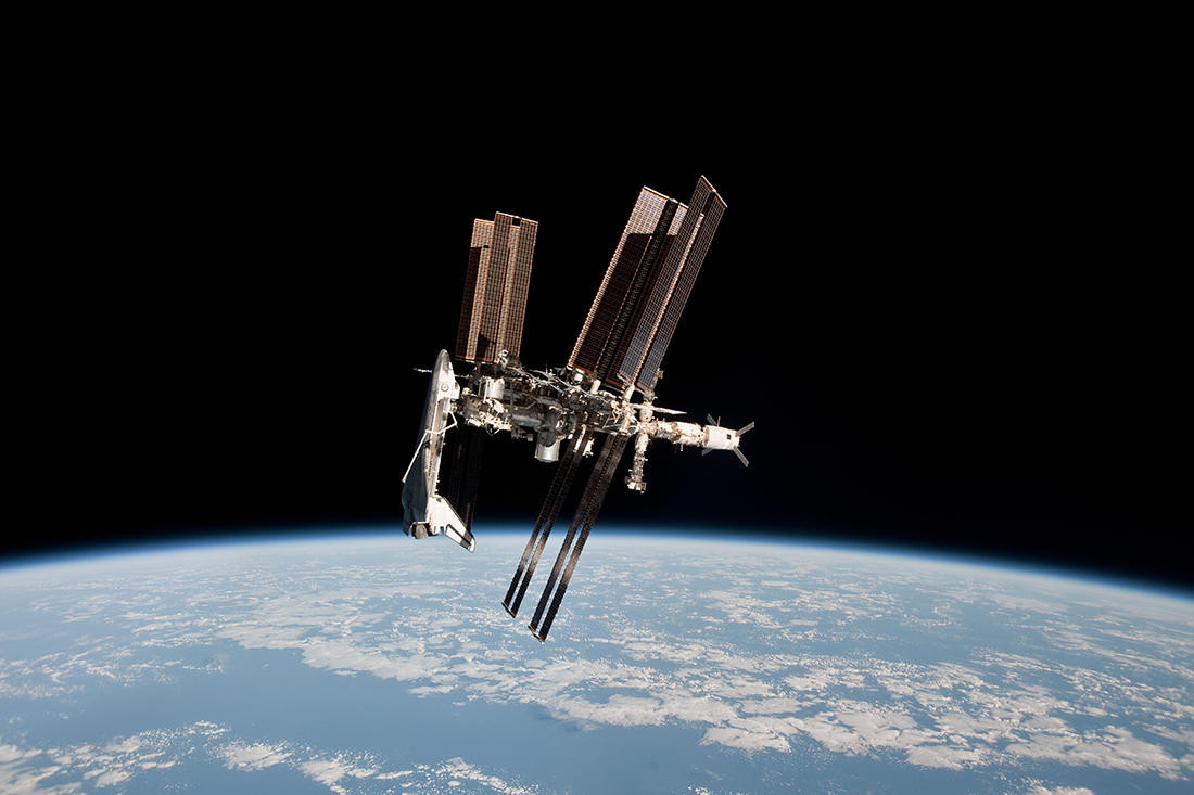 Фото спутника в космосе для детей
