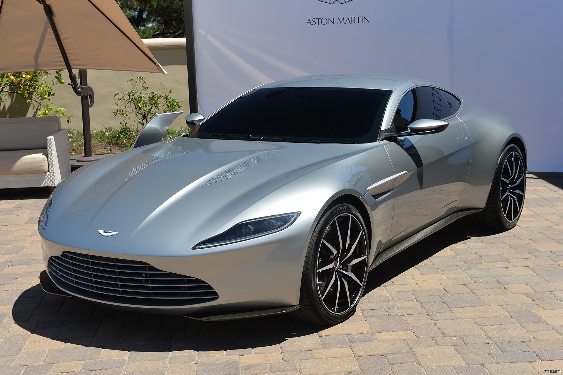 10 какая машина. Астон Мартин db10. Aston Martin db10 2015. Астон Мартин машина db10. Aston Martin db10 2021.