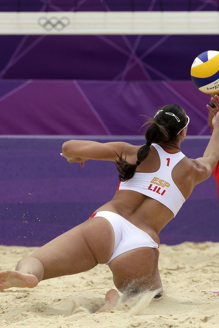 Женский пляжный волейбол.