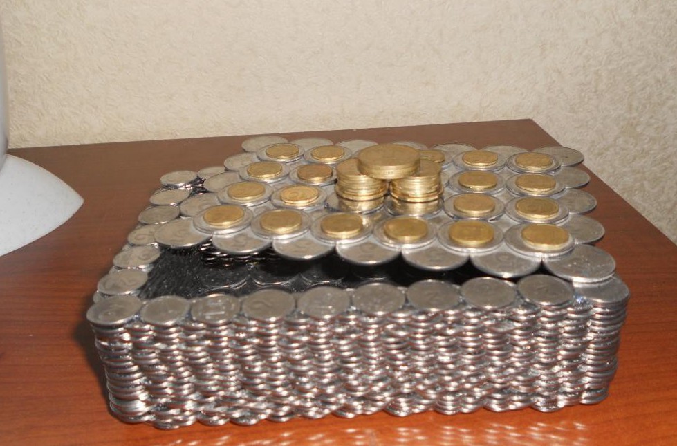 Монеты на заказ: изготовление, чеканка сувенирных монет с гравировкой в СПб