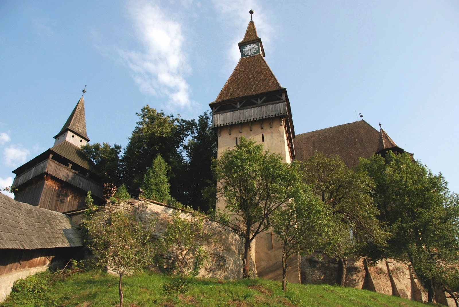 Saxon Fortified Church of Biertan, Near Sighisoara, Transylvania, Romania загрузить