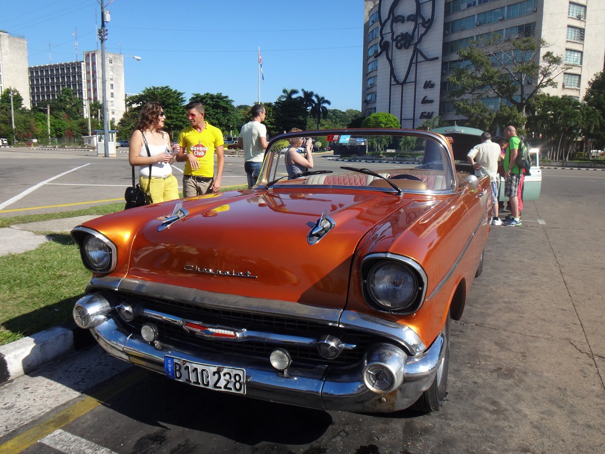 Кубинские названия. Ford 1927 Cuba. Куба ретромобили Гавана. Гавана Куба Ford. Шевроле на Кубе.