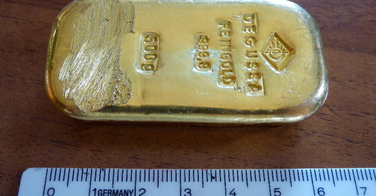 В Германии девушка случайно нашла в озере золотой слиток стоимостью €16 000!