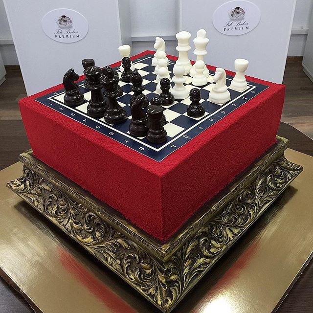 Торт с шахматами