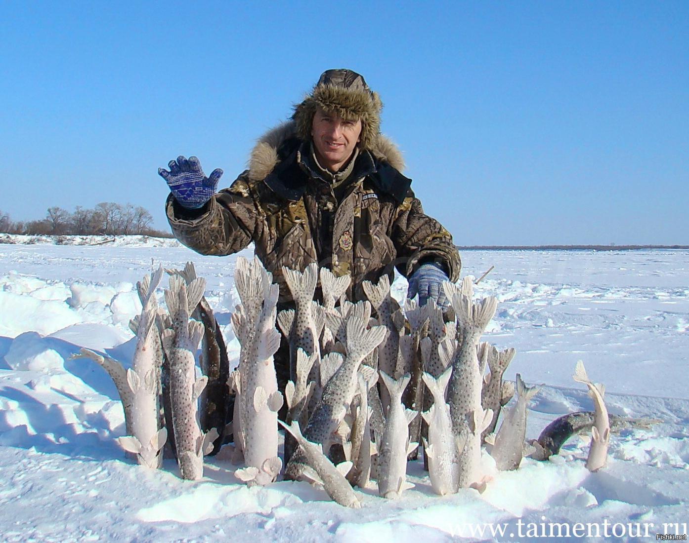 Зимняя рыбалка фото. Зимняя рыбалка. Рыбак зимой. Фотосессия зимняя рыбалка. Рыбаки на рыбалке зимой.