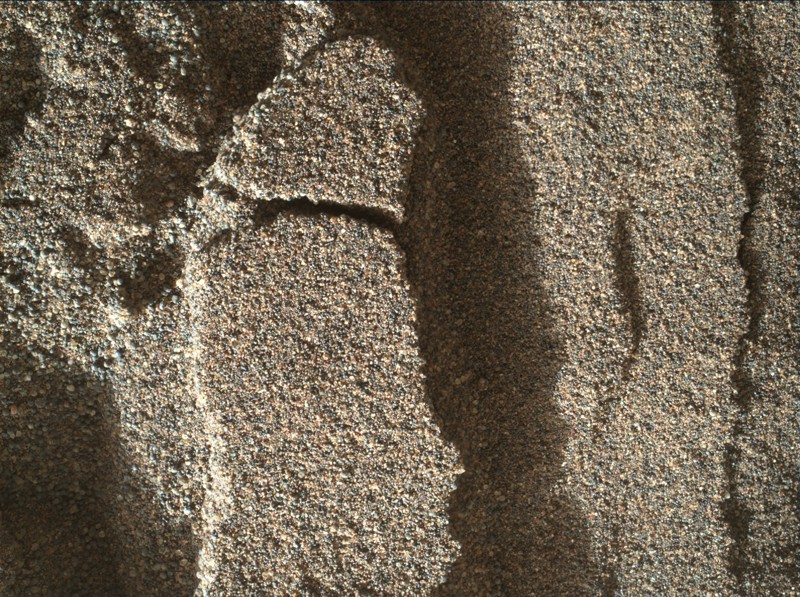 Curiosity начал исследовать песчаные дюны Марса