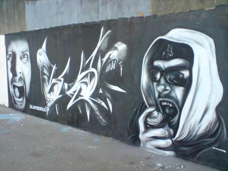 Подборка самых офигенных граффити на стенах зданий