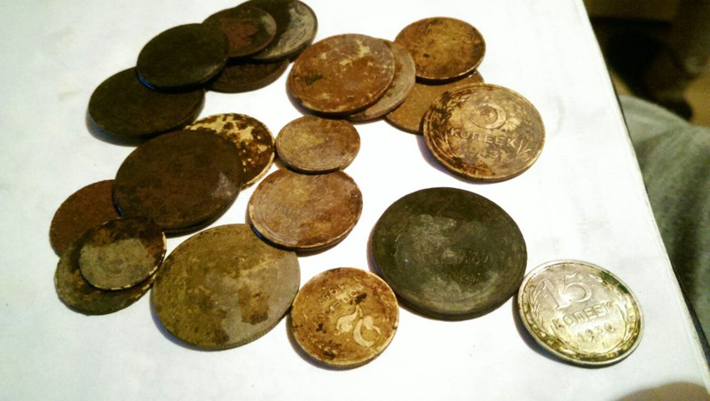 Редкая монета, серебро и старинный кошелек