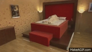 Да, эта кровать складывается во время землетрясения, автоматически помещая вас в металлический "гроб"