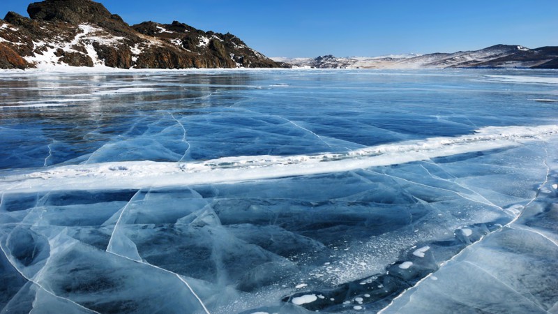Замёрзший Байкал