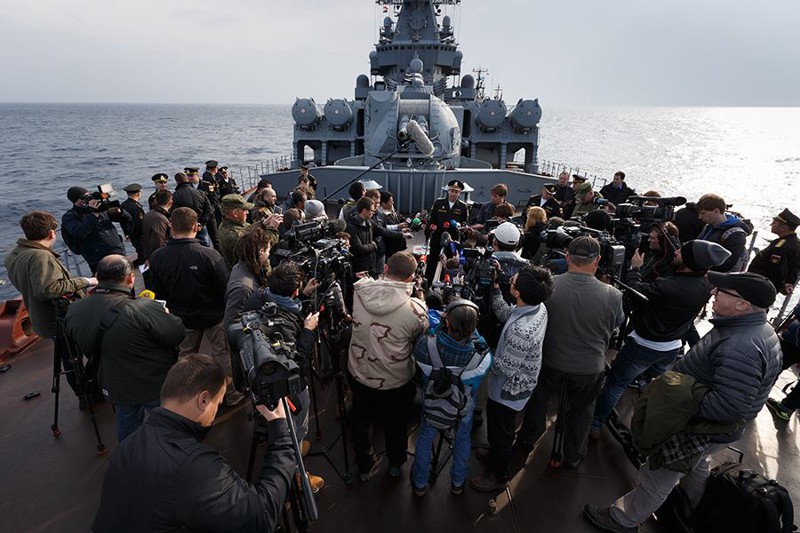 Ракетный крейсер «Москва» в Средиземном море.