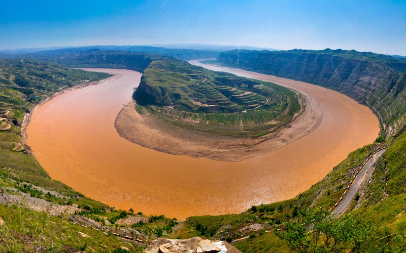 7. Желтая река (Хуанхэ) – 80 метров – вторая по длине река Китая после Янцзы.