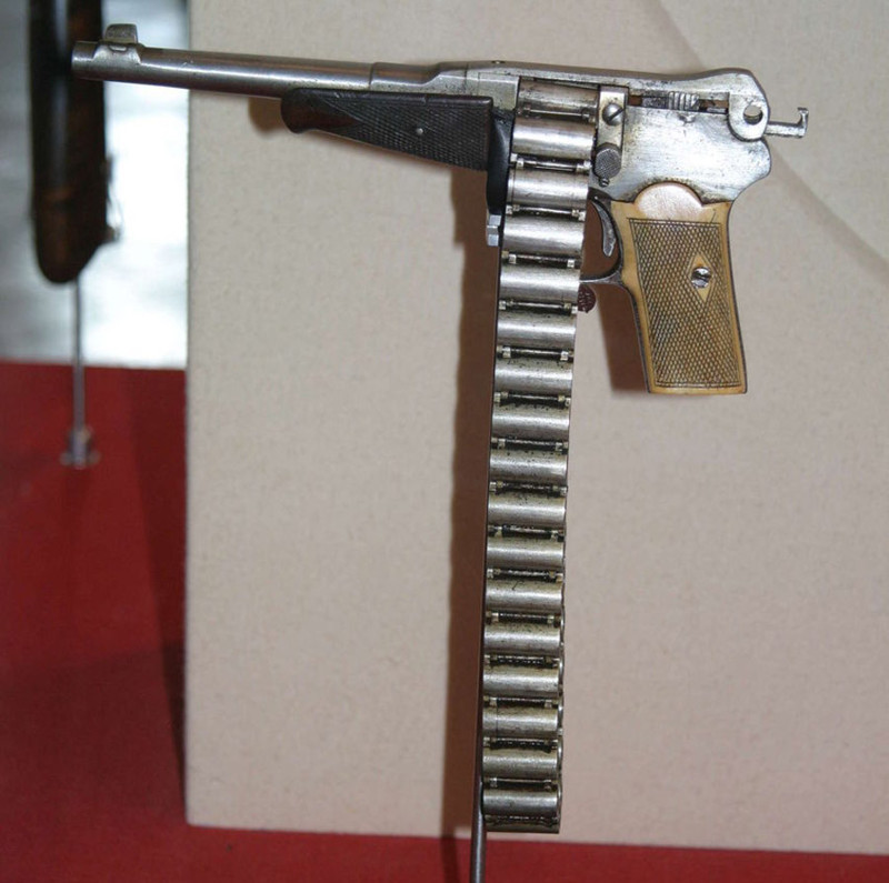 Пистолет с цепным механизмом на 36 патронов из Тульского оружейного музея
