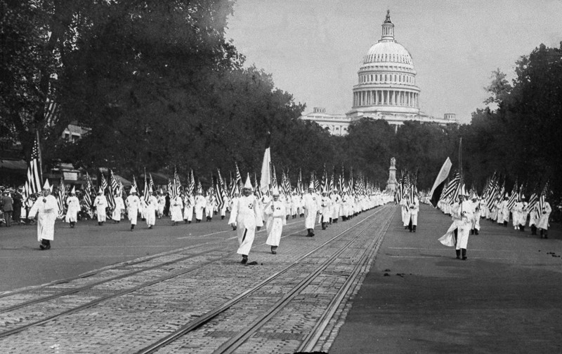 Шествие 50 000 куклуксклановцев в Вашингтоне 13 сентября 1926 года