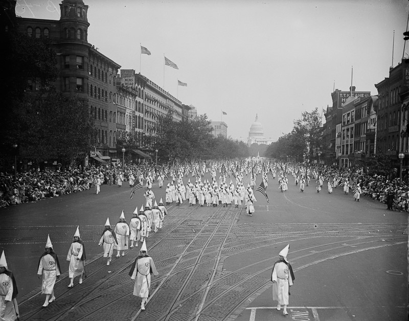 Шествие 50 000 куклуксклановцев в Вашингтоне 13 сентября 1926 года