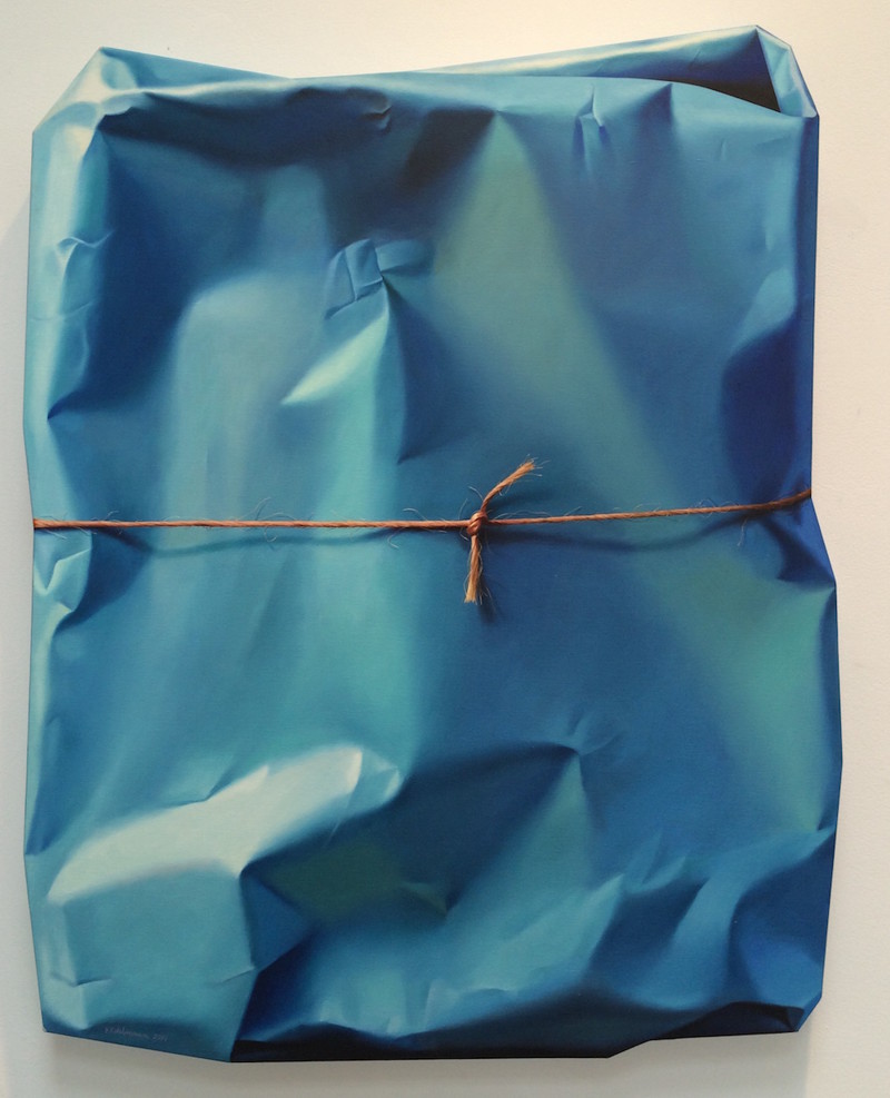 Гиперреалистичные масляные картины, которые выглядят, как небрежно упакованные подарки