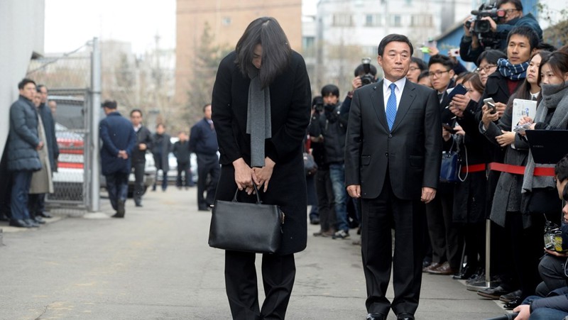 Три года тюрьмы за «скандал с орешками» в Korean Air или Тем временем в "параллельной реальности"
