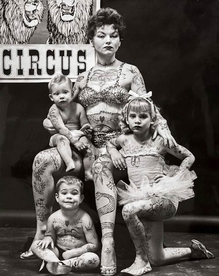 Было время когда женщин с татуировками можно было увидеть исключительно в цирках. исторические фотографии, цирк