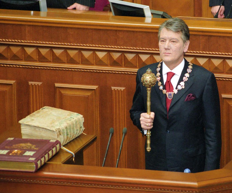 23 января 2005 года Виктор Ющенко принял присягу и вступил в должность президента Украины.