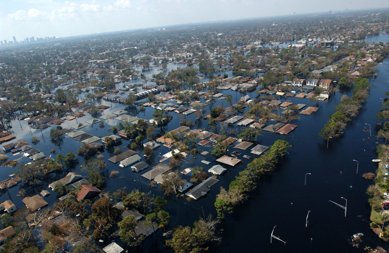 23 августа 2005 года по США прокатился разрушительный ураган «Катрина», в результате которого практически полностью ушёл под воду город Новый Орлеан, родина джаза.
