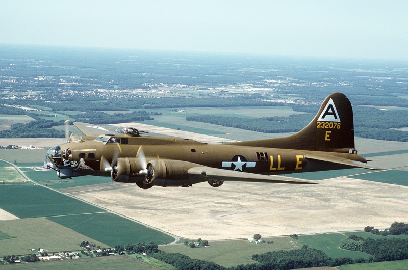 Легендарные самолёты: Боинг B-17 «Flying Fortress» (Летающая крепость) 