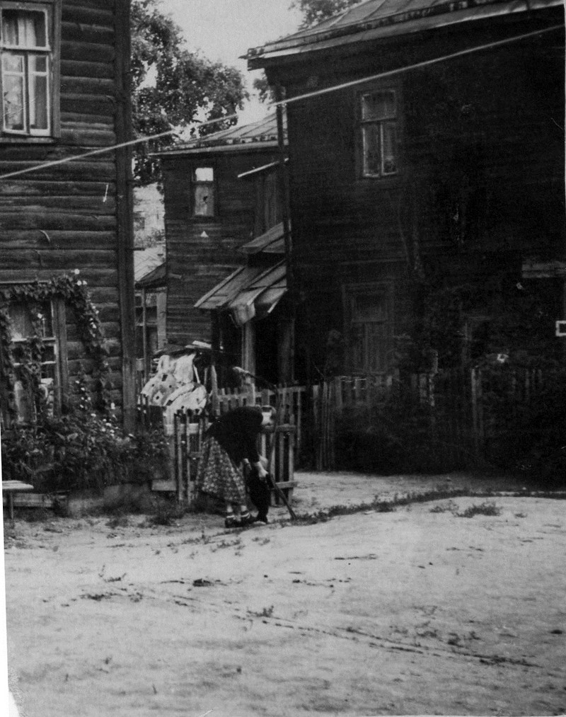 17.	Щербаковская улица-во дворе дома 26/30. 1955г.