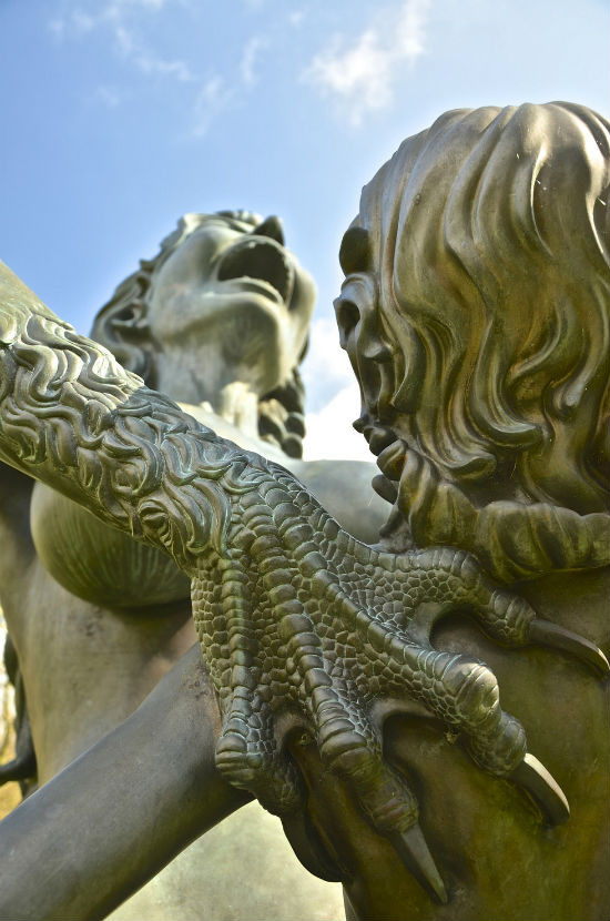 Скульптуры из индийского "парка ужасов" в Ирландии