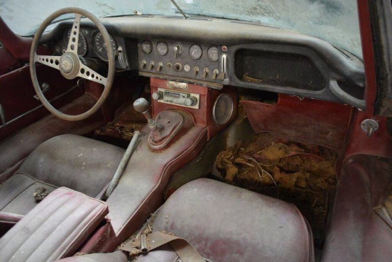 Родстер Jaguar E Type 1963 - кандидат на реставрацию